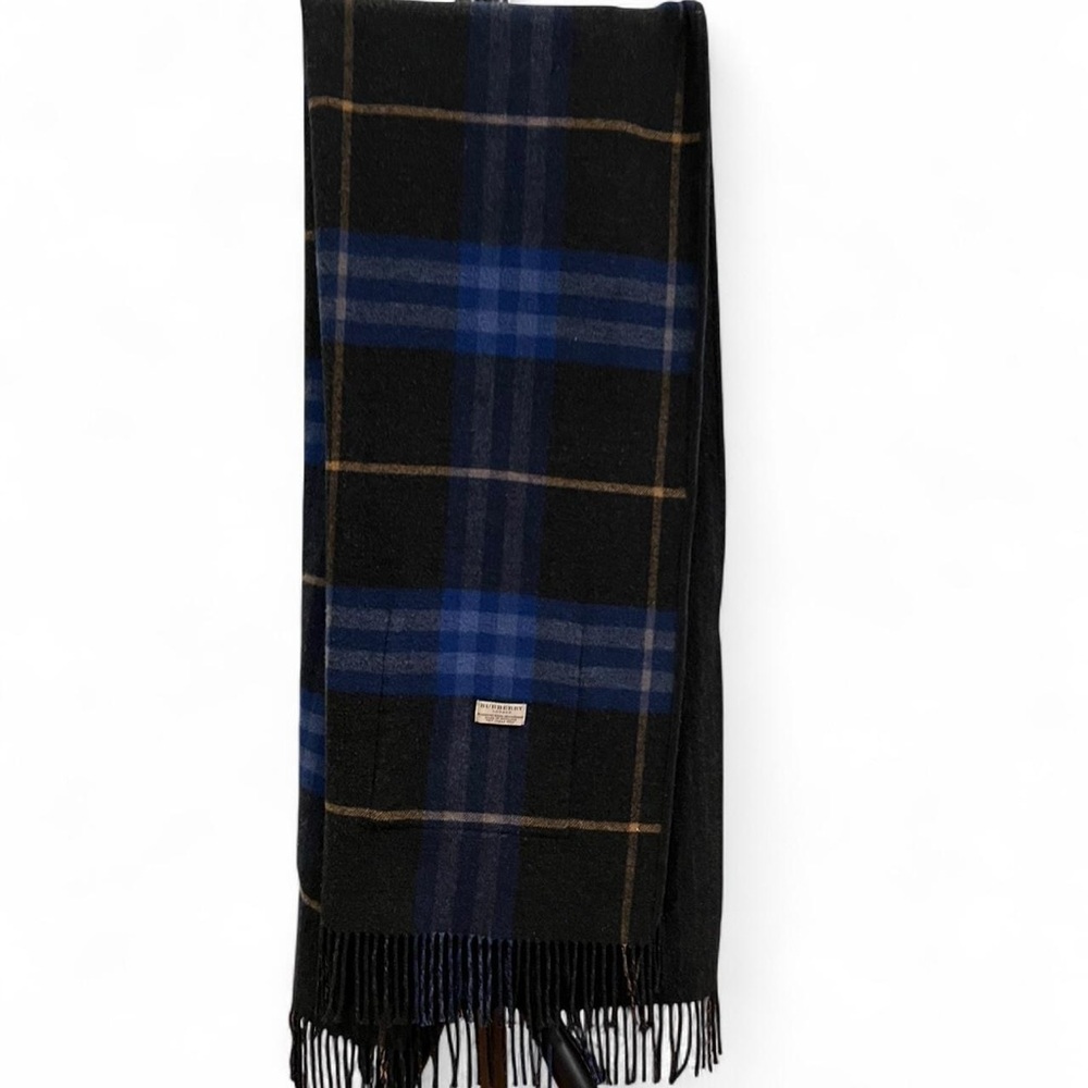 Vintage Burberry Helene Shawl blue gray plaid wool oversized scarf - Picture 6 of 12